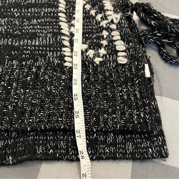 Saylor Oversized Black and White Fringe Sweater with Open Sides size XS/ S - Picture 12 of 14